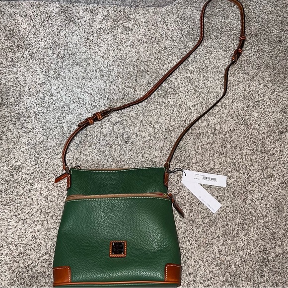 Dooney & Bourke Handbags - Dooney & Bourke handbag - crossbody